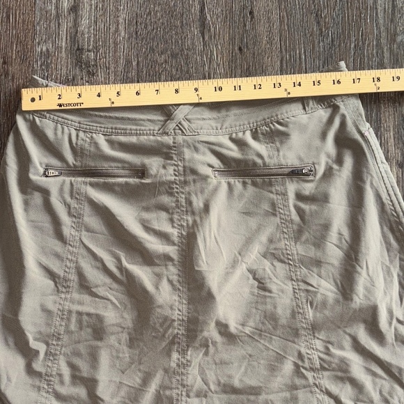 LL Bean side 12 skort olive green excellent condition - Picture 6 of 7